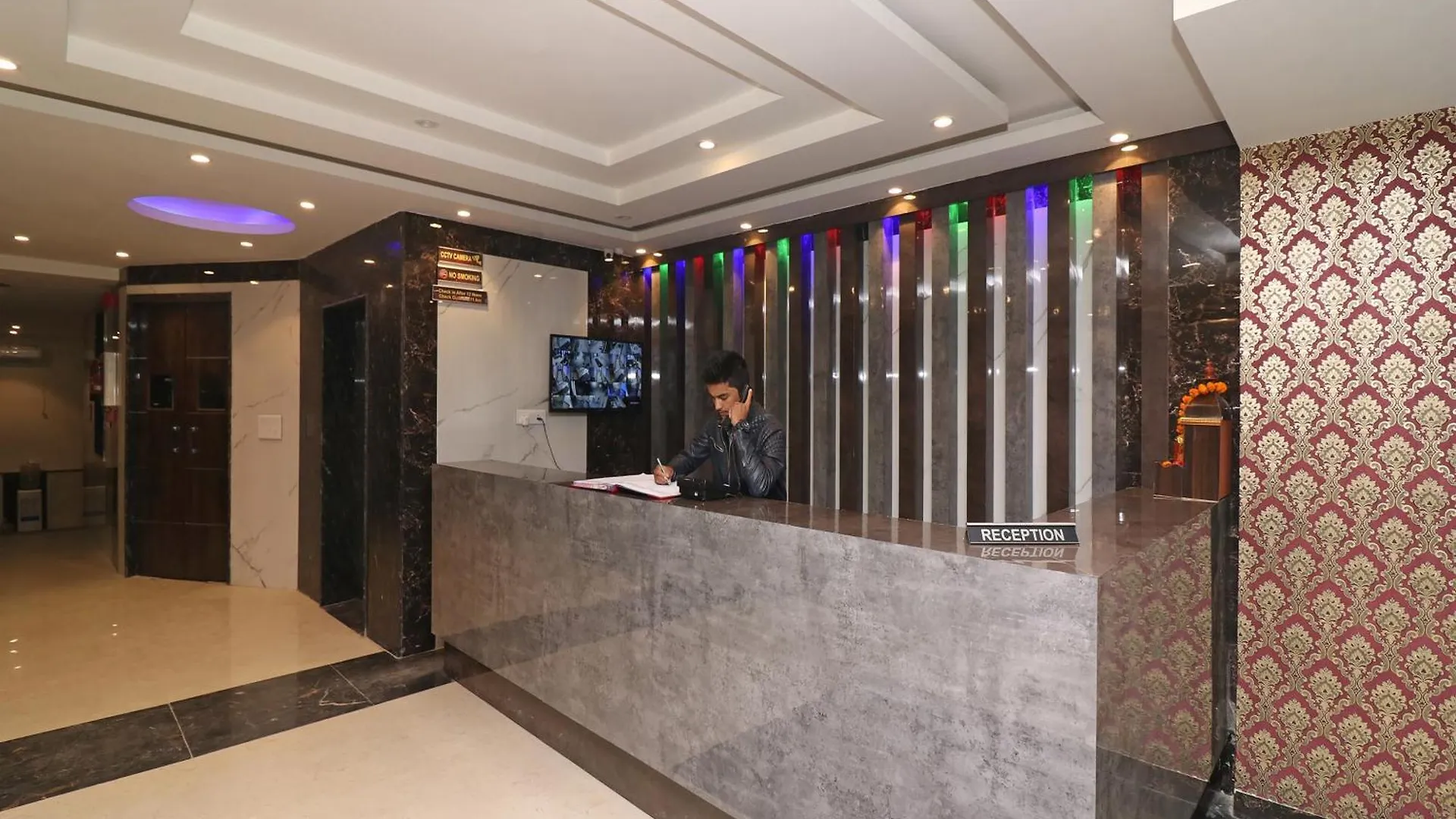 Olivia Stay New Delhi Hotel